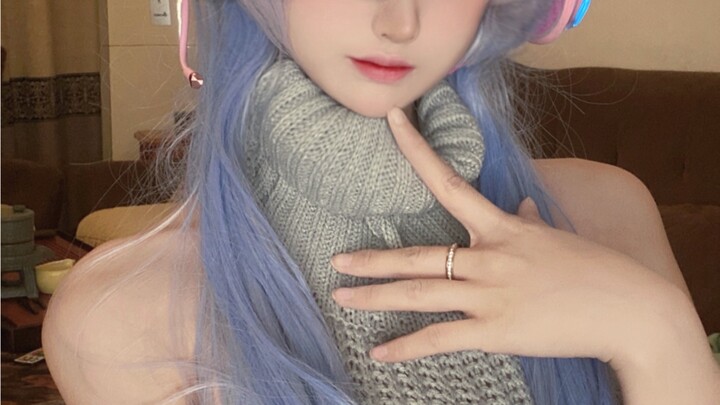 A backless sweater version of Rem's private settings