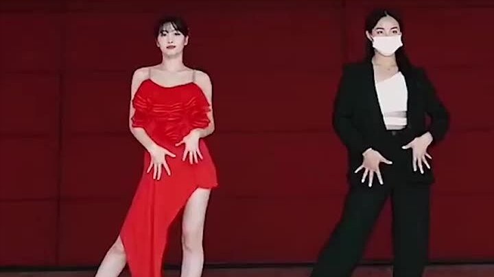 [TWICE] MOMO's Latin dance version of "Alcohol-Free" is released, Momo is so spicy!