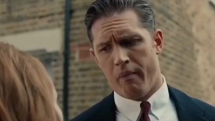 How could you say no to Tom Hardy who hits on you like this?|<Legend>