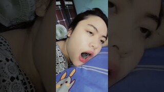 😱🥶 wanita ini seperti menelan anak ayam yang lucu 😱 #videolucuterbaru #mukbang #unik #lucu #aneh