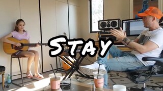 【艾莉AllieSherlock】2018年在RyanTedder的录音室排练《Stay》蕾哈娜