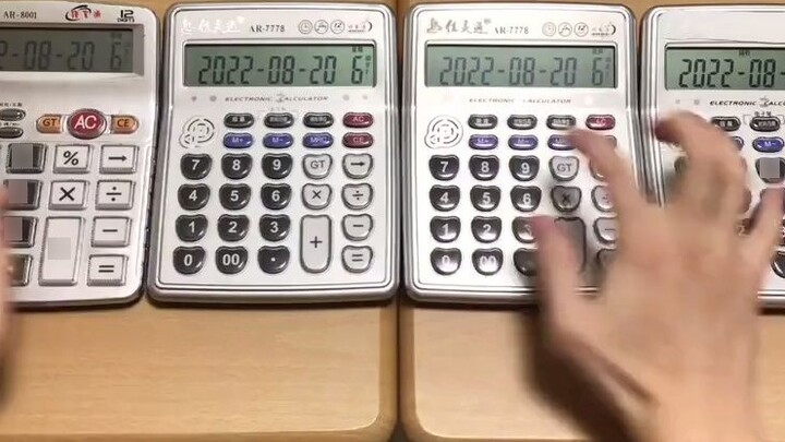 [Repost] Gunakan empat kalkulator untuk memutar musik tema Dragon Ball Z Bab "CHA-LA HEAD-CHA-LA"