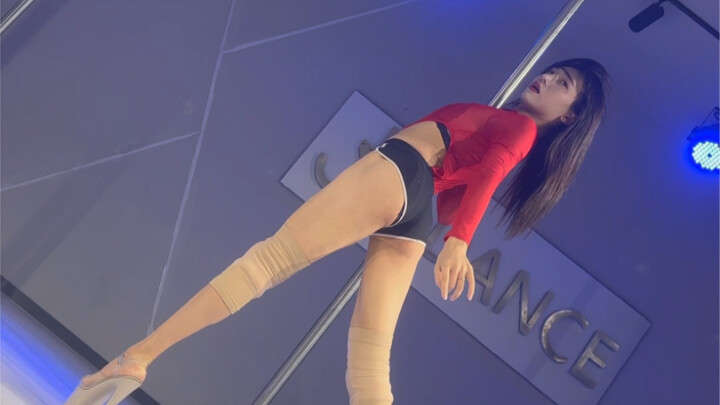 女装大佬钢管舞 汐儿老师