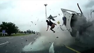 Ultimate Car Crash Compilation 2021