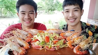 ตำแตงกุ้งเผาตัวใหญ่ ทั้งมันทั้งหวาน ตำแตงก็แซ่บ..