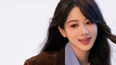 Yang Zi in slippers is so beautiful...