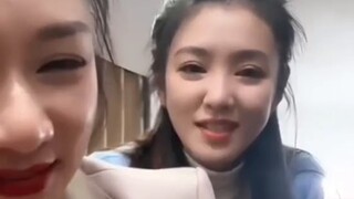 Rekan kerja punya hubungan baik, jadi apa salahnya berciuman? Saudari Yunxiao wajib mengacungkan jem