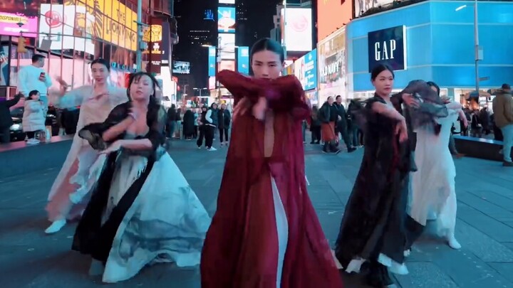 【Gai Gai】Crossing borders! Chinese style street dance shines in New York Times Square