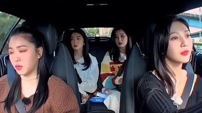 [Red Velvet] Phản ứng của họ khi mui trần được mở ra: