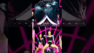 Lisa fancam Vs the cameraman 😅 #lisa #blackpink #coachella