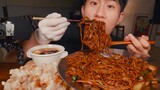 韩国小哥哥猪汉吃播 - 炸酱面，韩式锅包肉