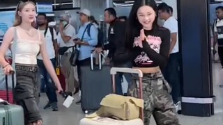 【BABYMONSTER】ภริตา ชิกิต้า ไปรับสมาชิกที่สนามบินในไทย มีกล้องติดตามพวกเขาอยู่บ้างมั้ย?