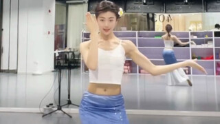 《不怪她》rapper与傣族舞的完美结合！