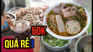 Tô Bún Bò Huế Đặc Biệt Đầy Vun Đồ Ăn Chỉ 50K Hơn 25 Năm ở Sài Gòn