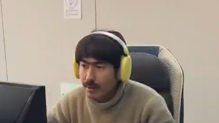 Adasi Battle Song กำลังเล่น CSGO