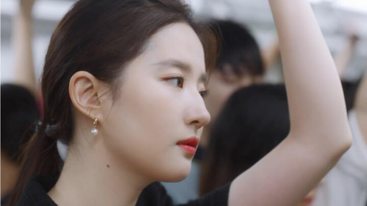 Mungkin Anda pernah melihat Liu Yifei naik kereta bawah tanah?