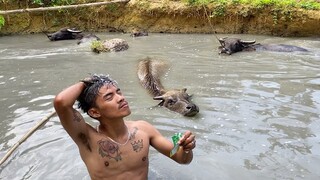 Boy Ogom nag Swimming