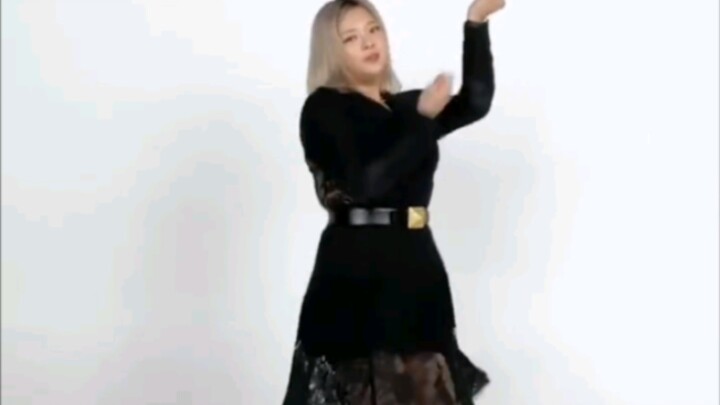 Twice's new Japanese single Celebrate, solo dance straight shot of Yu Jeongyeon