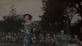 Genesis nhảy múa trong buổi biểu diễn sân khấu huấn luyện quân sự