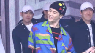 GOT7 Thursday Wang Jiaer cut floral shirt looks so handsome