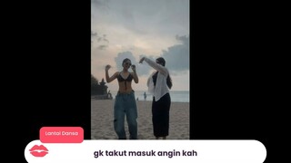 Baju Dinas Di Pantai gokil sih