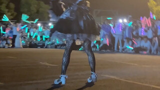 拜托 在校篝火晚会出小雫跳宅舞泰裤辣