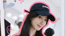 8.5 More of this kind of candid photos. Yang Zi's daily work vlog. Yang Zi's studio took a lot of ca