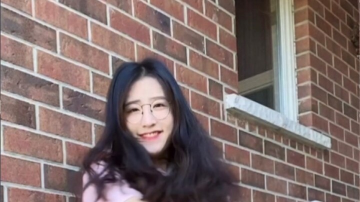 โคโค่ แคนแคน สาวแว่น “เพดานอ้วนเล็กน้อย” เต้นยั่วตอนแรก