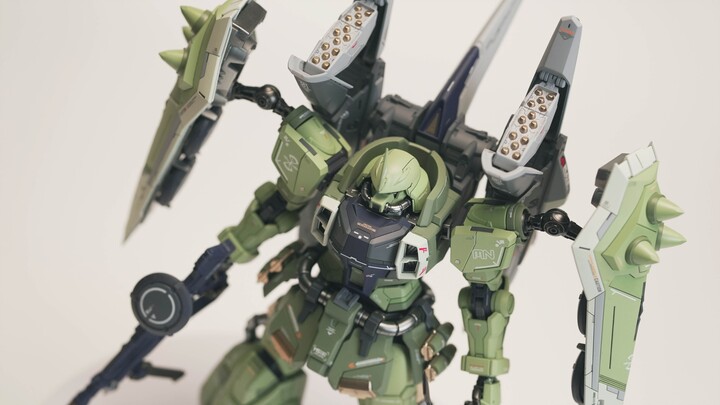 [หัวเข็มขัดรูปตัว C แบบด้าน] Bandai MG Phantom Zaku พ่นสีสเปรย์เพื่อสร้างหนึ่งในโครงสร้างภายในที่แข็