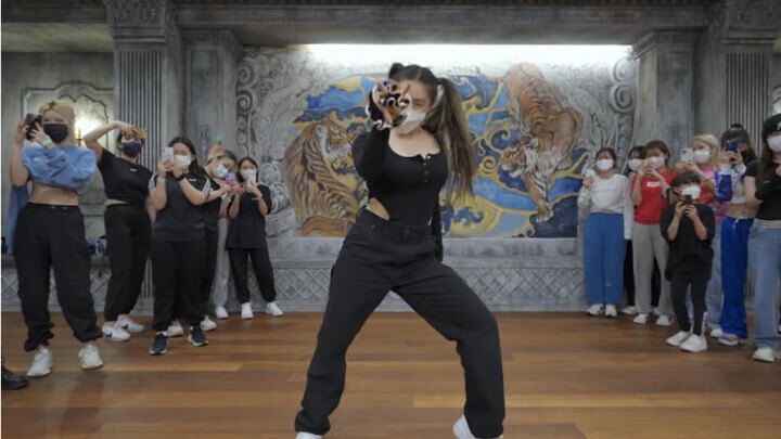 [Tarian] Koreografi sekolah menari Korea YGX LALISA