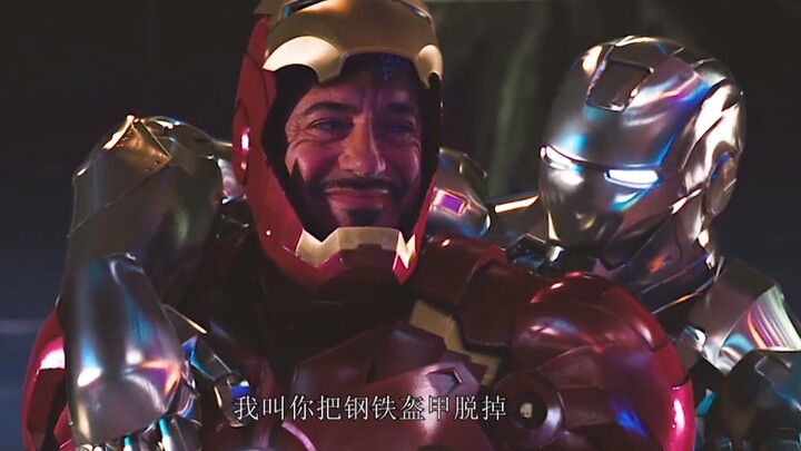 Ekspresi Iron Man sangat lucu ketika dia dipeluk dari belakang oleh Rhodes!