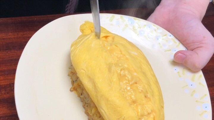 Lava omelet rice that makes you scream