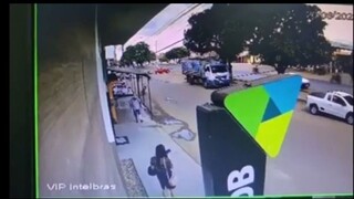 attempted robbery and shoot out (Nsfw)