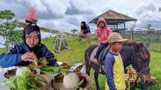 Jauh Jauh Ke KOTA, Makan Di RESTO Pesannya Ikan Asin, PETE Bakar, Lalab, Sambel, Ah Mantap