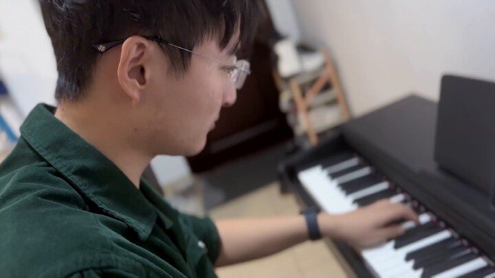 Tsinghua Xueba akan memainkan piano untuk semua orang, silakan datang dan temui saya segera