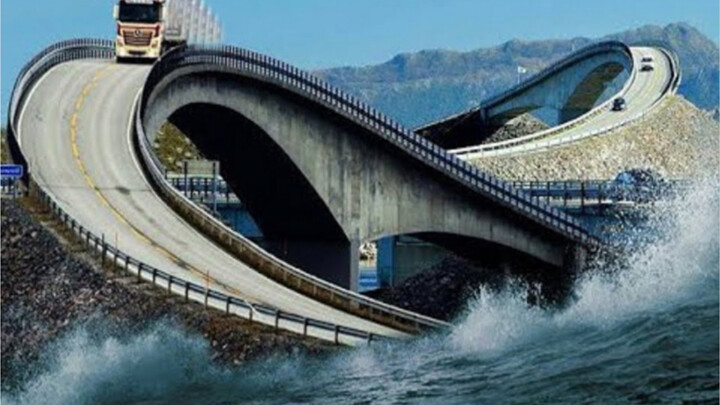 This bridge is greedy... it's starting to collapse! ! !