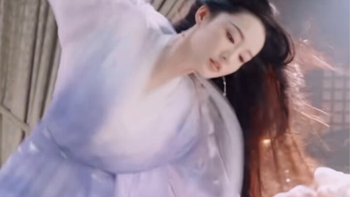 A figure worth watching over and over again! It seems like she will be transformed into a fairy in t