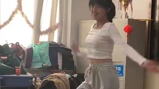 【Wannabe cover dance】Old video of a senior high school girl from 2021.12.31 (roughly equivalent to s