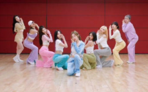 TWICE's "Talk that Talk" practice room unveiled!
