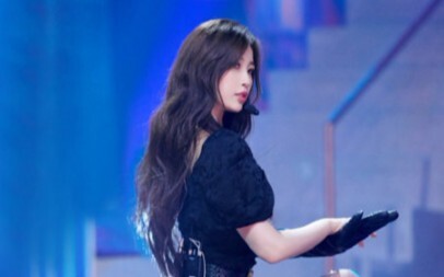 Yu Shuxin sedang bermalas-malasan?