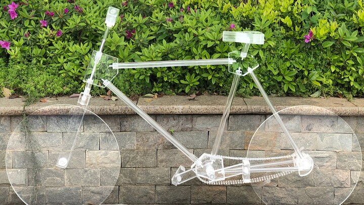Tốn 2000 tệ làm 1 chiếc xe đạp tàng hình, ngồi lên sẽ có cảm giác gì?