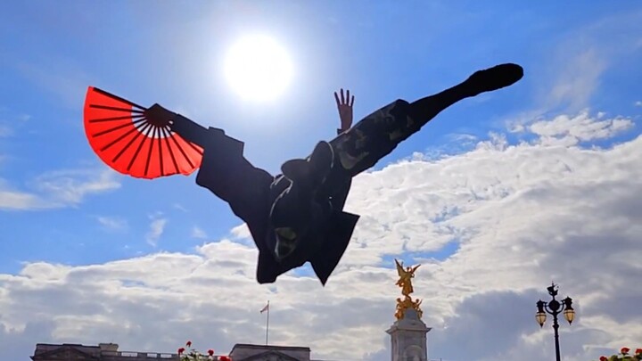 让中国红扇如同阳光与花朵，在伦敦白金汉宫闪耀绽放。