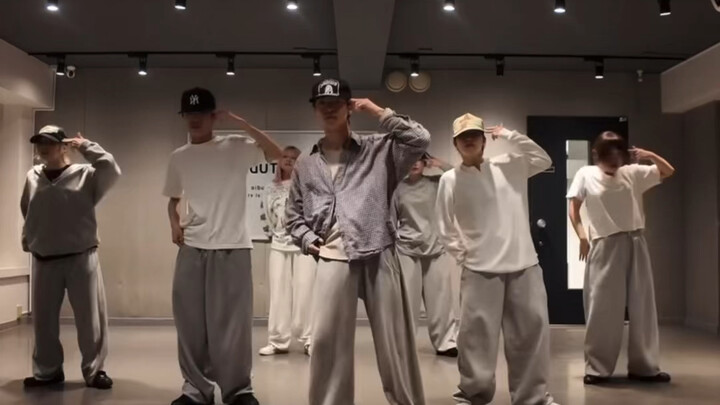 It's 2025 now. Does anyone still remember this dance that was all the rage on the Internet?