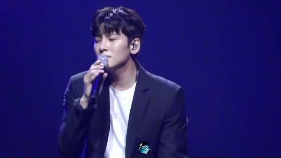 Ji Chang Wook singing beautiful life.. (Goblin OST)