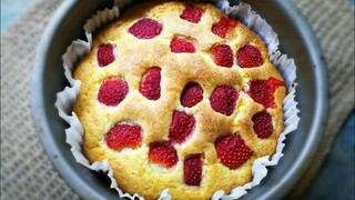 เค้กสตรอเบอร์รี่หน้ากรอบ Strawberries cake recipe