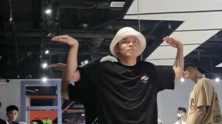In order to clean up the phone memory, I released the MT POP video-.-The Vietnamese guy really showe