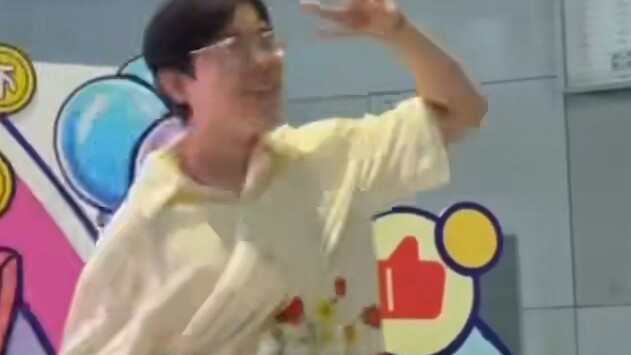 ท่าเต้นเก้ๆ กังๆ ของซานหลาวใน BW ฮ่าฮ่าฮ่าฮ่าฮ่าฮ่า!