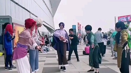 The real story of Yuying Lingwang throwing money at the comic exhibition
