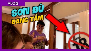 Sơn Đù bị team Oops Club troll trong nhà tắm trong suốt | Channy Vlog #20 Nha Trang