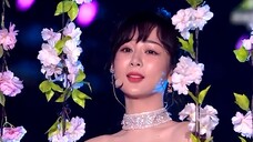 คอลเลกชันปาร์ตี้ส่งท้ายปีเก่าของ Yang Zi การร้องเพลงของเธอไพเราะจนคุณไม่เคยเบื่อที่จะฟัง